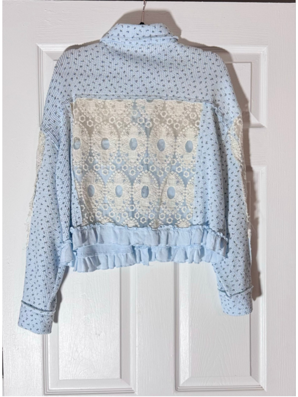 Women's Pol Floral Button Down Shirt, Size M, Blue and White - Picture 3 of 7